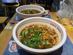-呷佬·长沙手工米粉(金沙江路店)