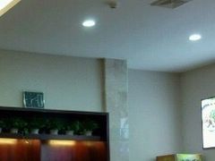 -鲁班小馆(政四街店)