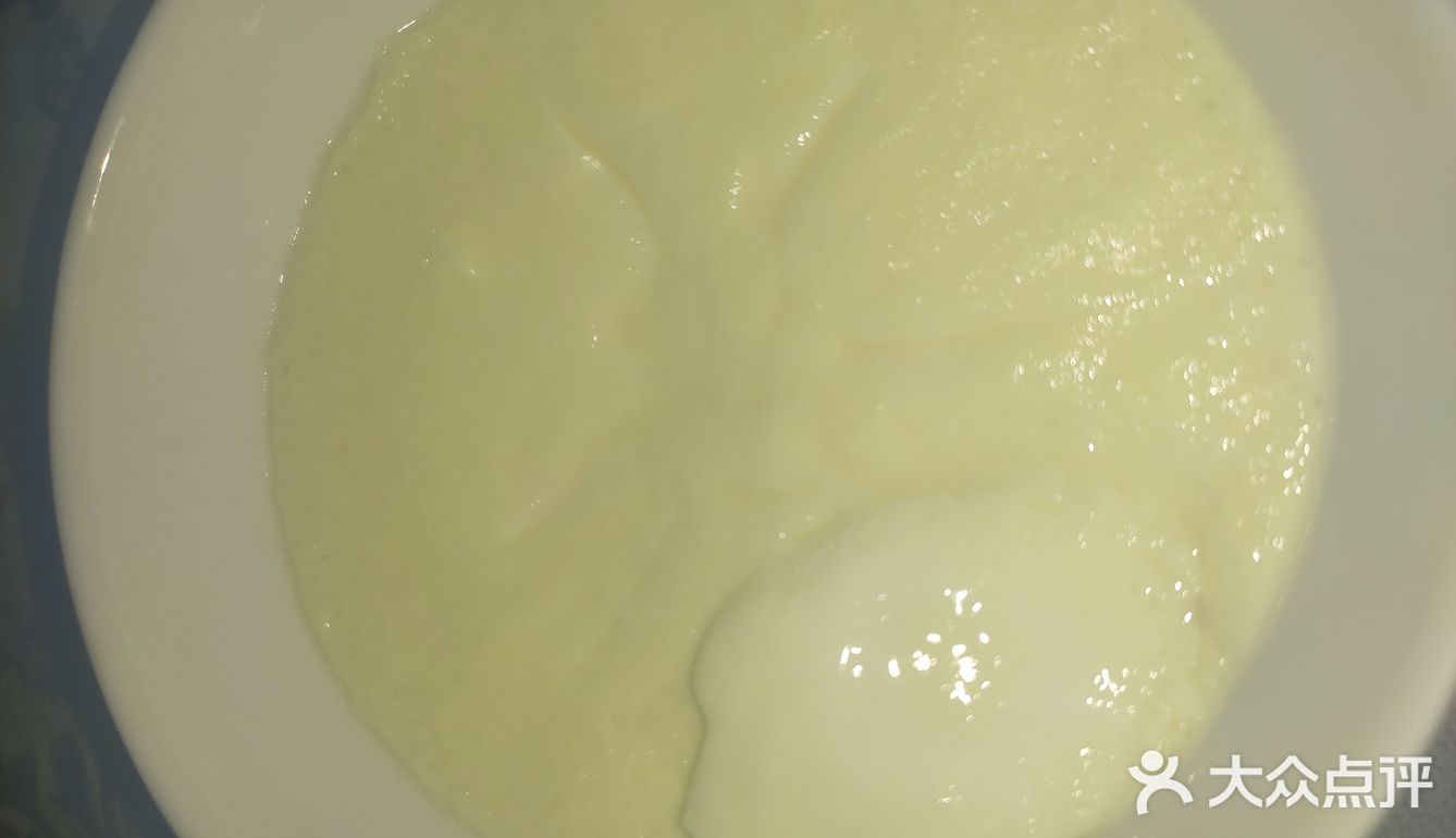 太馋蛋糕了，做了一个巧克力戚风蛋糕，狂放可可粉