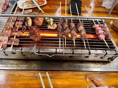 -哈尔滨小酒馆·鲜肉现穿自助烧烤(康新花园店)