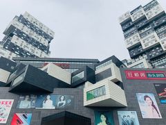 -资和信百货商场