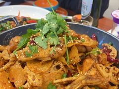 -川流不息·地道川菜·小龙虾(松东路店)