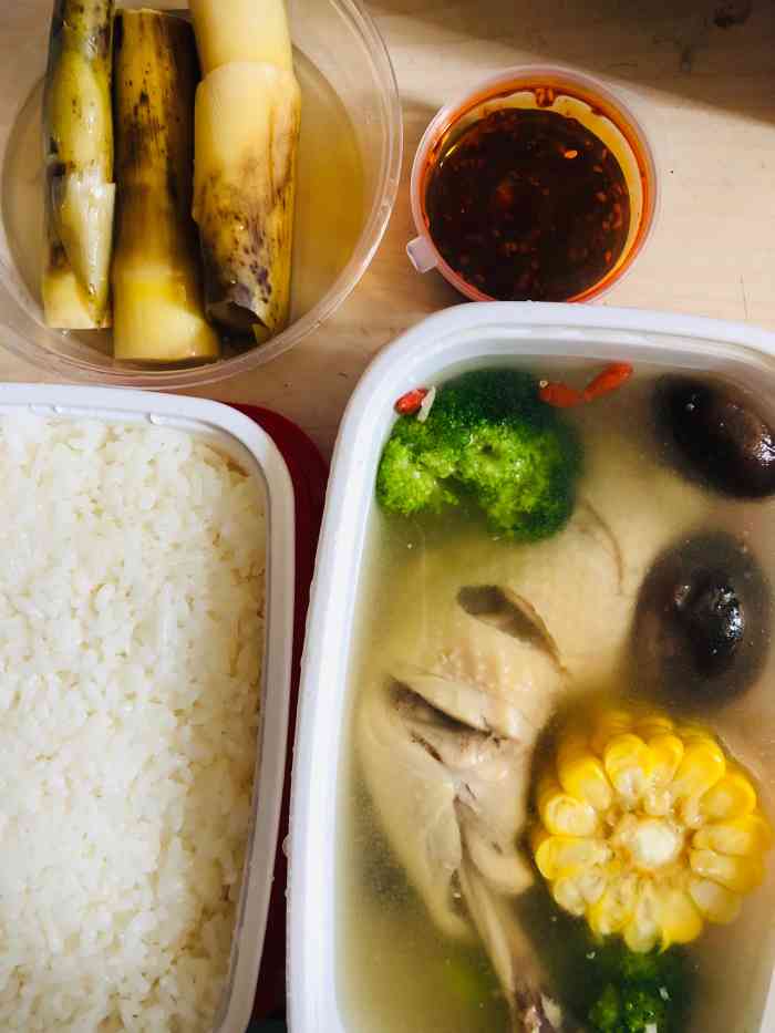 不加油de鸡汤饭(人大店)-"天冷只想喝汤 买的外卖 有保温袋 这点好.