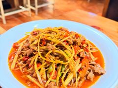 火爆仔姜牛肉丝-懒人盐府人家·自贡大麻鱼(安贞店)