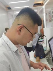 点击看大图 -朗峰专业美发沙龙
