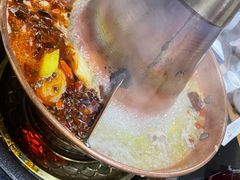 -果松木炭酸菜铜火锅·外婆参鸡汤