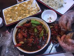 -虾弄弄海派小龙虾·牛羊蝎子火锅