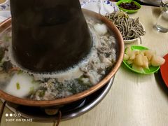 -洞庭洲·防空洞火锅·烧烤·铜锅涮肉(新百广场店)