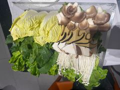 -红鼎豆捞·非遗鲍皇汤火锅(宝丰路店)