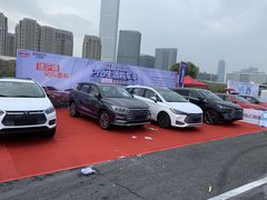 -比亚迪上海弘仁4S(杨浦店)