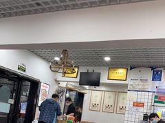 大堂-八两八金·莱芜特色炒鸡(市南漳浦路店)