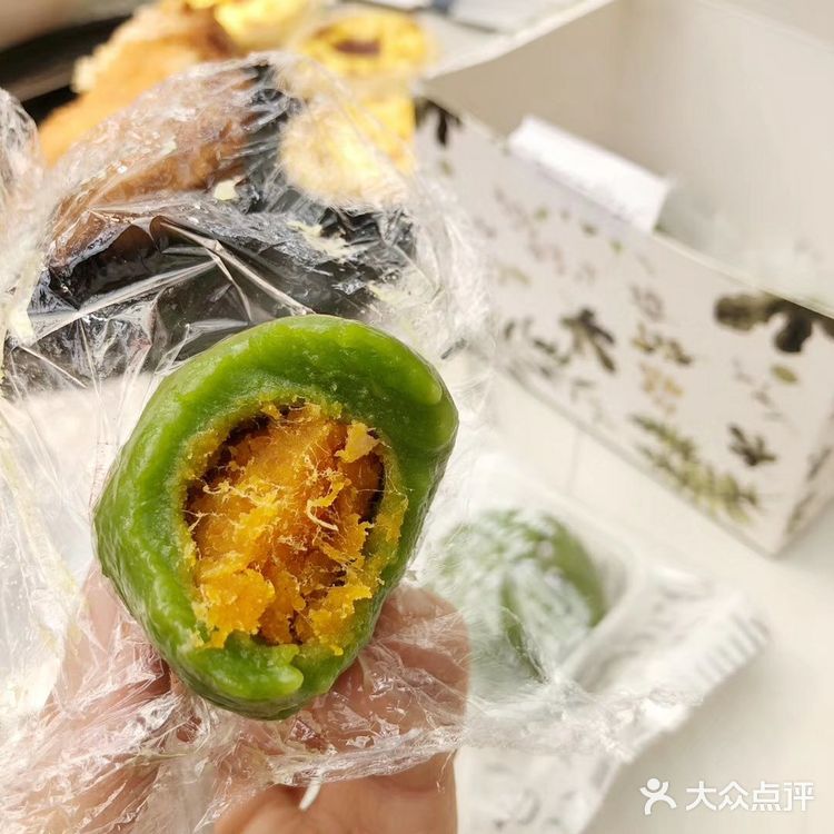 我真是太喜欢肉松和蛋黄的搭配了，简直就是神仙搭配