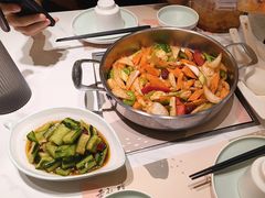 -黄记煌三汁焖锅(新佳丽江汉路店)