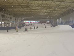 -乔波室内滑雪场