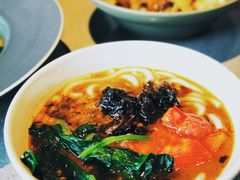 油鸡㙡凉米线-半山腰·云南菜(侨福芳草地店)
