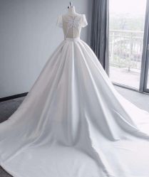 -不晚国际婚纱礼服