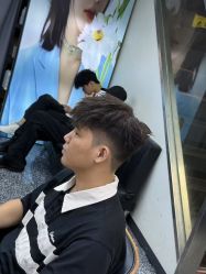 -藤野造型专业烫染接发