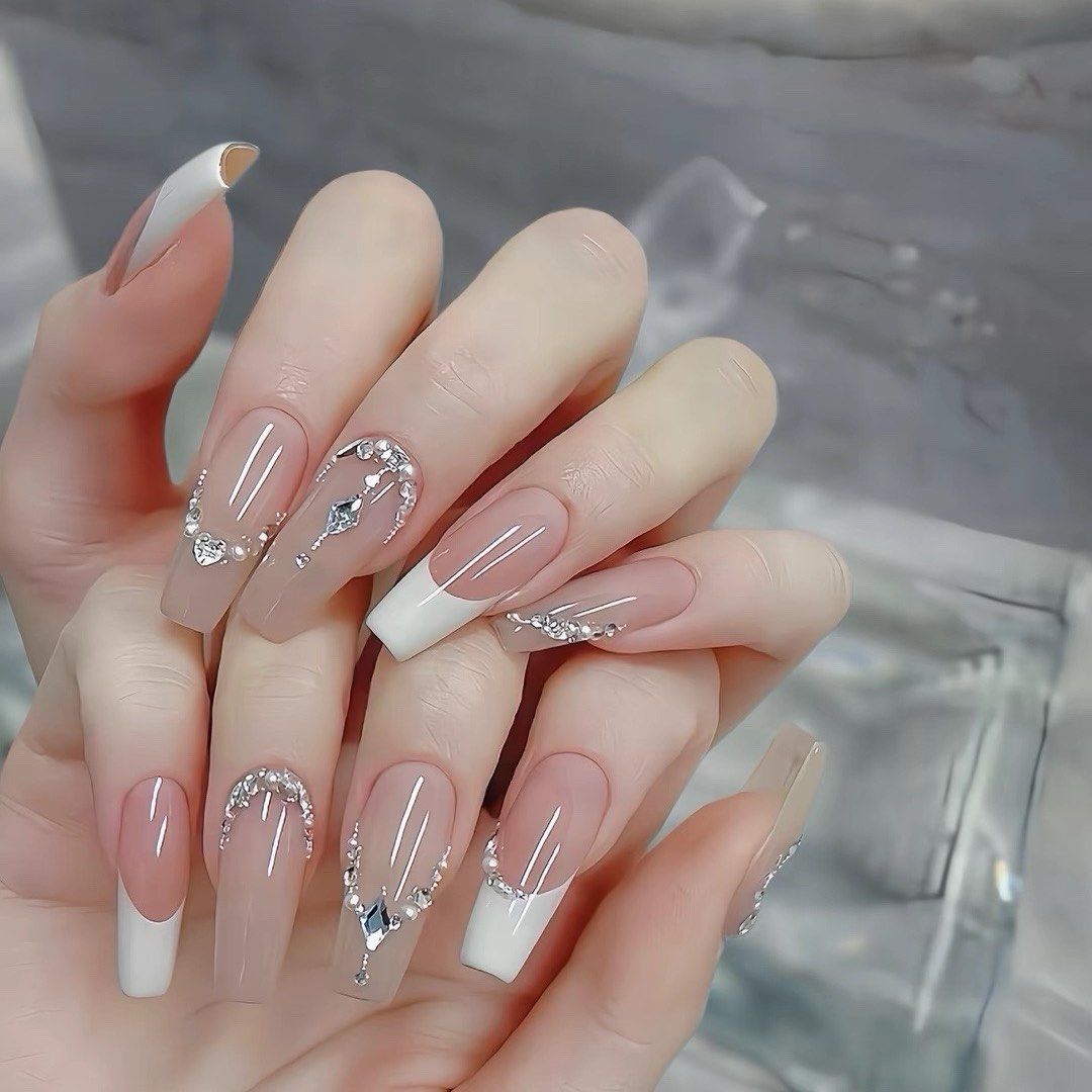 简约大方时尚潮流美甲97