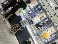 -宏宇眼镜蔡司依视路折扣店(兆佳眼镜城店)