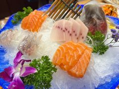 -青瓦餐厅·生鱼片·韩园烤肉(西塔店)