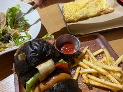 德国盘肠汉堡-HELLO 27 意面·沙拉·帕尼尼