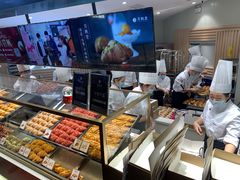 面包甜点陈列柜-月枫堂(长春这有山店)