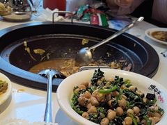 -咱屯子铁锅炖直营店(保利店)