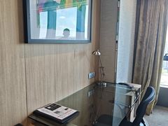 -上海虹桥西郊假日酒店