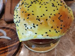 俄式瓦罐牛肉-魅力边城旋转餐厅