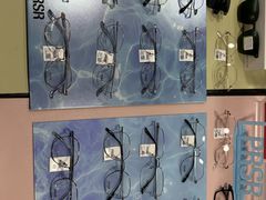 -罗伯特眼镜·蔡司官方授权(罗湖国贸店)