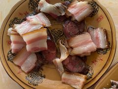 -黄利砖万峰林布依特色酸笋牛肉馆