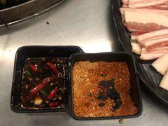 -彝人部落火盆烧烤(原内环足球场店)