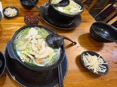 秀才砂锅米线-丽虹云南过桥米线(兴工街店)