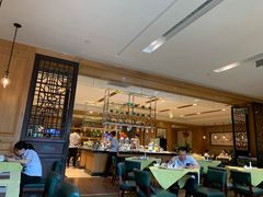 -安徽饭店·白鹭阁自助餐厅(梅山路店)