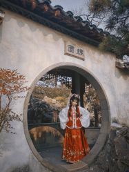 -一揽芳华汉服旗袍体验馆(拙政园店)