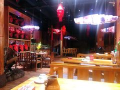 -老滇山寨•云南特色菜•地方菜•民族风情歌舞表演(金碧店)