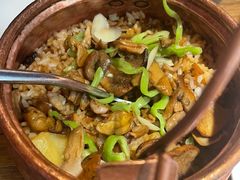 铜锅牛肝菌焖饭-中8楼风尚云南菜(颐堤港店)
