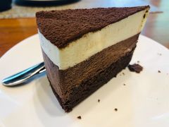 -Chom Cafe and Restaurant