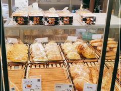 -顶东面包花园·生日蛋糕(世博店)