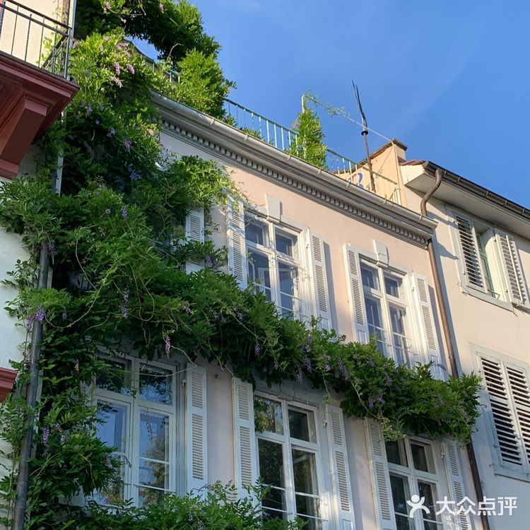 巴塞尔（又称为巴泽尔，德：Basel，法：B氀攀