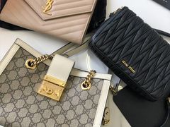 -聚云奢二手奢侈品黄金手表包包回收·中古店(三里屯总店)