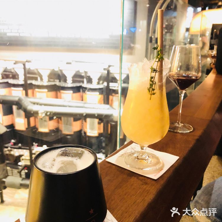 这家星巴克真的是需要用逛的，来形容