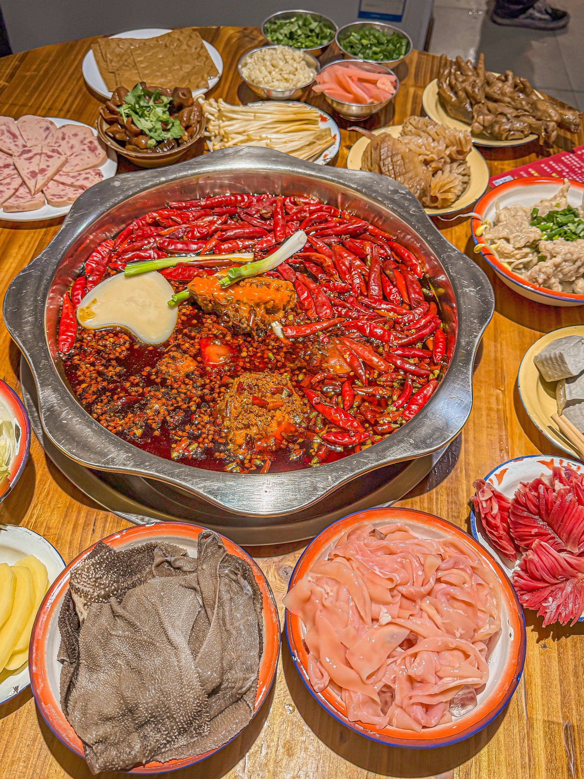 藏在卡卡角角的地道重庆老火锅