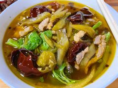 酸菜肉丝米线-越洋肖氏老米线(杨家坪店)