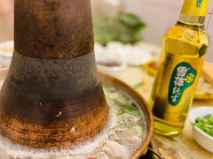 -洞庭洲·防空洞火锅·烧烤·铜锅涮肉(新百广场店)