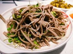 香椿苗拌黑豆腐丝-嘉和一品(新辰天地大兴南区店)