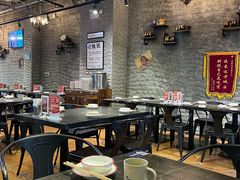 大堂-巴四老城区炭火蛙锅(张江店)