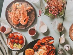 -Chom Cafe and Restaurant