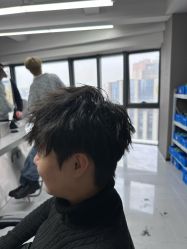-宫铭烫发染发接发店