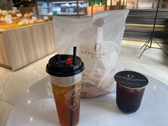 -顶东面包花园·生日蛋糕(世博店)